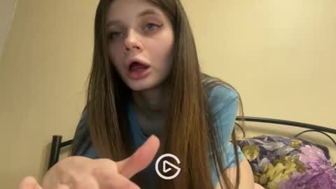 Snapshot of elliewalkersdreamgirl chatting on 12/24/24, 08:16 Effie1818 online show from 12/24/24, 08:16
