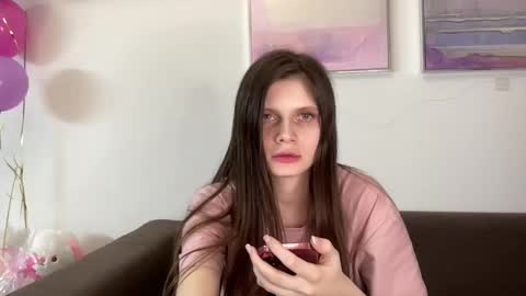 Snapshot of elliewalkersdreamgirl chatting on 02/05/25, 10:33 Effie1818 online show from 02/05/25, 10:33
