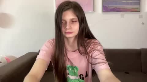 Snapshot of elliewalkersdreamgirl chatting on 02/06/25, 01:38 Effie1818 online show from 02/06/25, 01:38