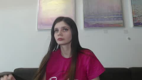 Snapshot of elliewalkersdreamgirl chatting on 02/09/25, 05:43 Effie1818 online show from 02/09/25, 05:43