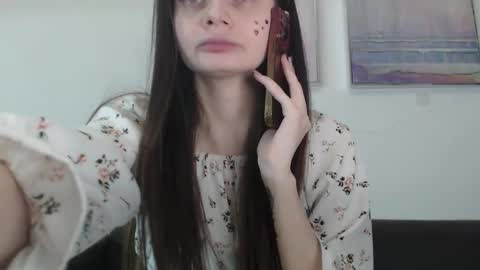Snapshot of elliewalkersdreamgirl chatting on 02/16/25, 08:44 Effie1818 online show from 02/16/25, 08:44