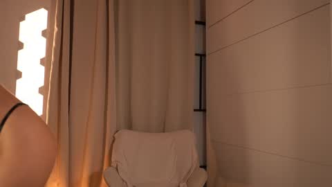 Caroline-ellin online show from 12/03/25, 05:11