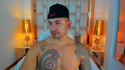 E L L I O T    V E L E Z online show from 12/05/24, 08:33