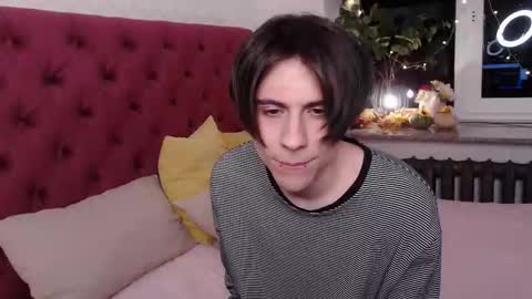 ellis_rin online show from 11/22/25, 08:41