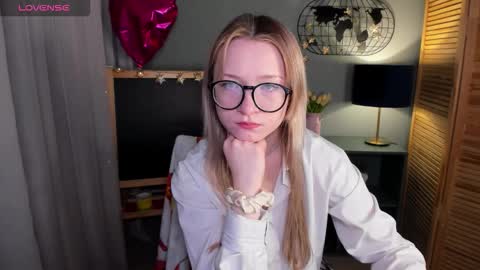 elliup online show from 10/10/25, 08:35