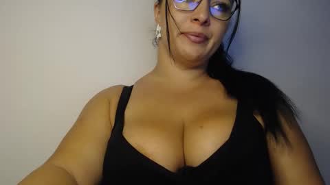Snapshot of elly_denise chatting on 09/19/25, 03:34 Denise online show from 09/19/25, 03:34