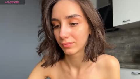 Snapshot of ellzabeth_ellison chatting on 03/06/25, 08:30 Im online Fri Sun Mon Tue Thu Fri Sat3 from 1000 online show from 03/06/25, 08:30