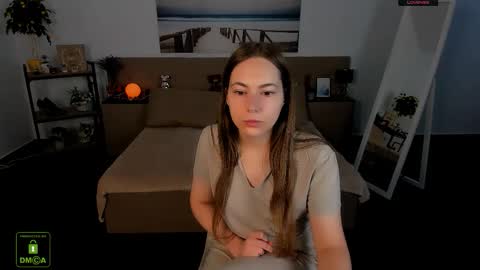 Snapshot of elma_lily chatting on 09/17/25, 05:53 elma_lily online show from 09/17/25, 05:53