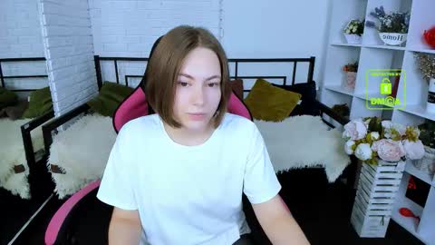 Snapshot of elma_lily chatting on 09/24/25, 06:17 elma_lily online show from 09/24/25, 06:17