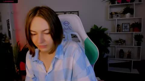 Snapshot of elma_lily chatting on 10/09/25, 07:06 elma_lily online show from 10/09/25, 07:06