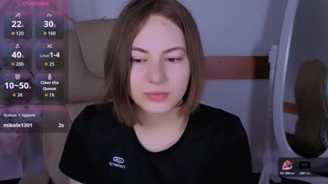 Snapshot of elma_lily chatting on 10/23/25, 06:02 elma_lily online show from 10/23/25, 06:02