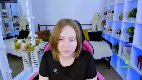 Snapshot of elma_lily chatting on 10/25/25, 05:26 elma_lily online show from 10/25/25, 05:26