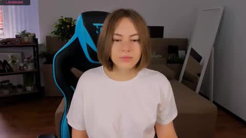 Snapshot of elma_lily chatting on 10/27/25, 06:28 elma_lily online show from 10/27/25, 06:28