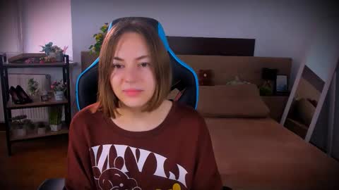 Snapshot of elma_lily chatting on 11/15/25, 07:27 elma_lily online show from 11/15/25, 07:27