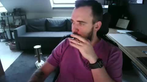 Elmo online show from 11/06/25, 03:57