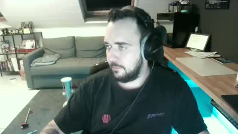 Elmo online show from 11/19/25, 04:18