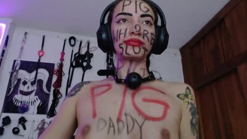 Snapshot of eloise_brown_ chatting on 01/08/25, 01:21 Chelsea Please help me to reach 100 thumbs up online show from 01/08/25, 01:21