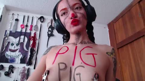 Snapshot of eloise_brown_ chatting on 01/22/25, 08:38 Chelsea Please help me to reach 100 thumbs up online show from 01/22/25, 08:38