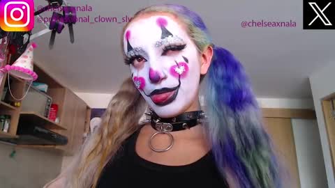 Snapshot of eloise_brown_ chatting on 10/02/25, 08:38 Chelsea Please help me to reach 100 thumbs up online show from 10/02/25, 08:38