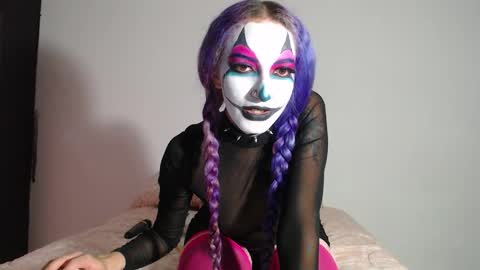 Snapshot of eloise_brown_ chatting on 11/09/25, 07:23 Chelsea Please help me to reach 100 thumbs up online show from 11/09/25, 07:23