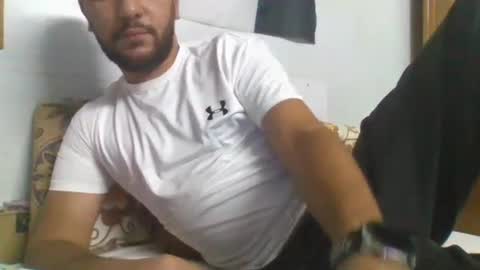 Snapshot of elphotographermedo chatting on 10/15/25, 05:46 Mr.M online show from 10/15/25, 05:46