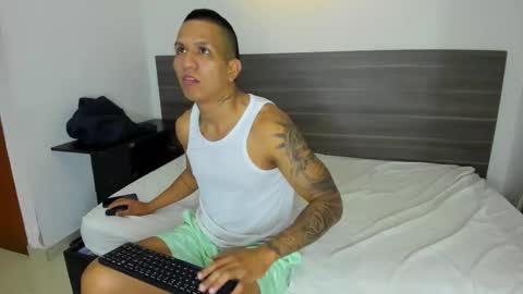 Snapshot of elpredy_ chatting on 11/24/25, 12:38 elpredy_ online show from 11/24/25, 12:38