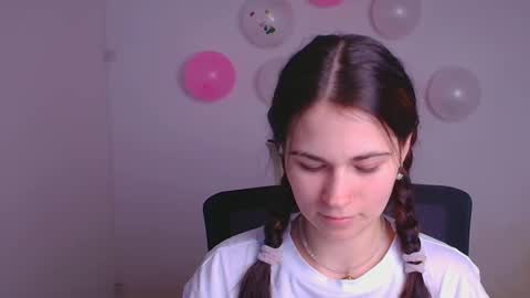 Elsa online show from 02/16/25, 08:00