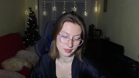 Snapshot of elsaangel chatting on 12/15/24, 10:37 elsaangel online show from 12/15/24, 10:37