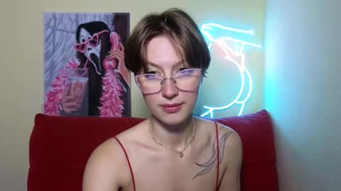 Snapshot of elsaangel chatting on 09/29/25, 02:06 elsaangel online show from 09/29/25, 02:06