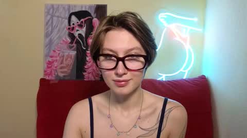 Snapshot of elsaangel chatting on 11/25/25, 04:34 elsaangel online show from 11/25/25, 04:34