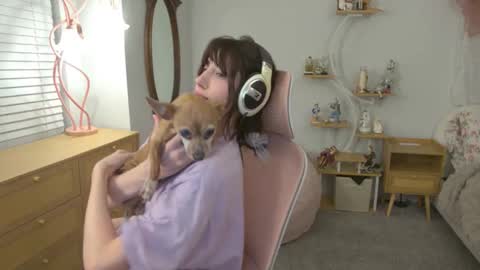 Snapshot of elslove chatting on 09/20/25, 02:23 ELS online show from 09/20/25, 02:23