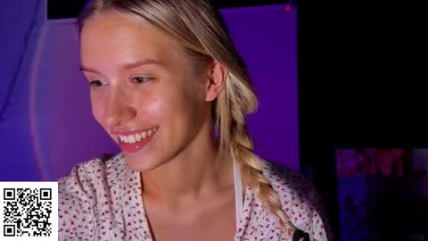 Elysia online show from 11/10/25, 10:42