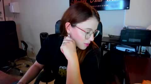 Snapshot of ema_04 chatting on 02/25/25, 04:46 Estefany Martinez Acua INSTAGRAM ema 04oficial online show from 02/25/25, 04:46