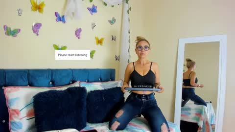 ema garcia  online show from 09/19/25, 09:48