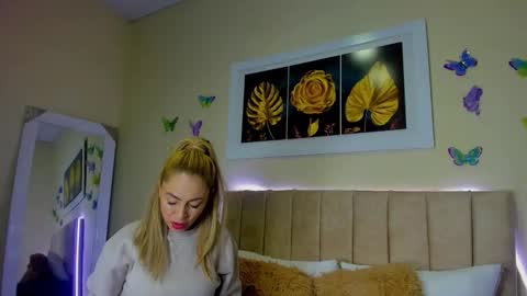 ema garcia  online show from 09/28/25, 10:42