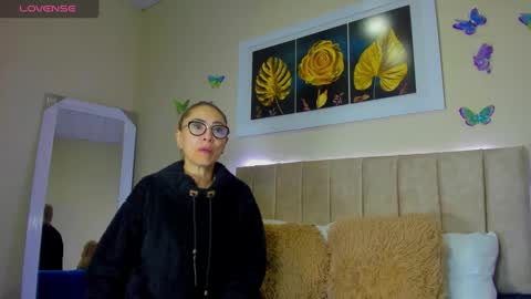 ema garcia  online show from 10/06/25, 01:19