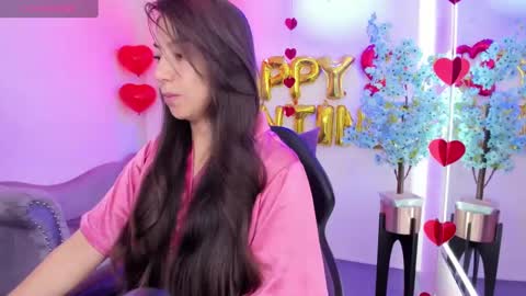 Snapshot of ema_louisx chatting on 02/14/25, 12:14 Ema louisx online show from 02/14/25, 12:14