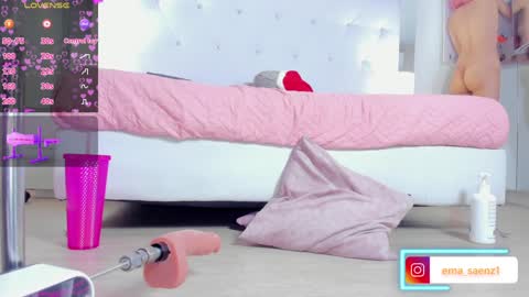 Snapshot of ema_saenz_ chatting on 12/29/24, 10:23 Sofia online show from 12/29/24, 10:23