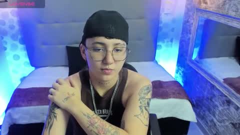 Snapshot of emahills__axelrose chatting on 09/30/25, 02:38 emahills__axelrose online show from 09/30/25, 02:38