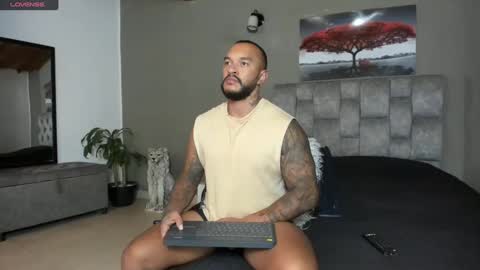 Snapshot of emanuelspencer chatting on 01/28/25, 05:00 emanuelspencer online show from 01/28/25, 05:00