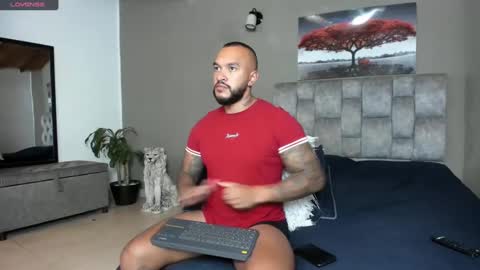Snapshot of emanuelspencer chatting on 02/11/25, 06:01 emanuelspencer online show from 02/11/25, 06:01