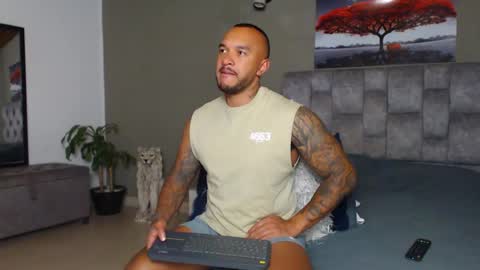 Snapshot of emanuelspencer chatting on 03/04/25, 02:38 emanuelspencer online show from 03/04/25, 02:38