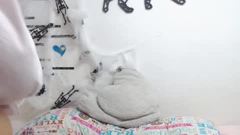 Ema Walker online show from 10/26/25, 12:44