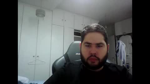 embarrassed_str8_3incher online show from 09/19/25, 12:34