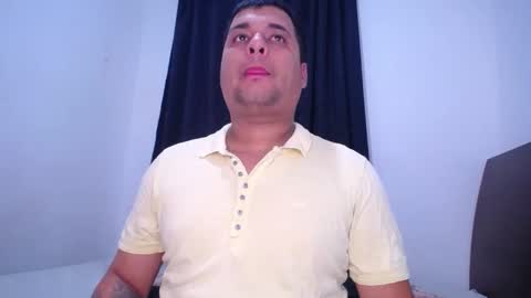 Snapshot of ember_wanda_ chatting on 02/05/25, 01:37 Ember and Wanda online show from 02/05/25, 01:37