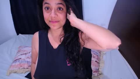 Snapshot of ember_wanda_ chatting on 02/05/25, 04:37 Ember and Wanda online show from 02/05/25, 04:37