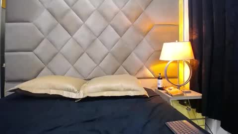 Snapshot of ember_wanda_ chatting on 03/12/25, 04:30 Ember and Wanda online show from 03/12/25, 04:30