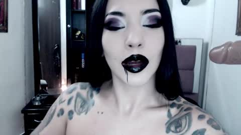 Emerald Black online show from 10/09/25, 05:49