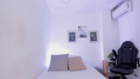 emelie_89 online show from 10/27/25, 11:58