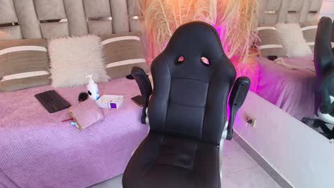 Emily  online show from 01/11/25, 07:28